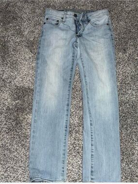 Light Wash Straight Leg Jeans